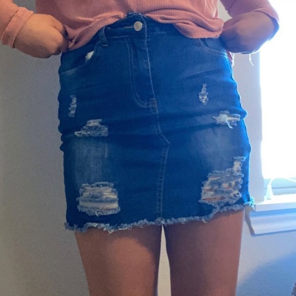 Shein ripped denim skirt - Picture 3 of 3